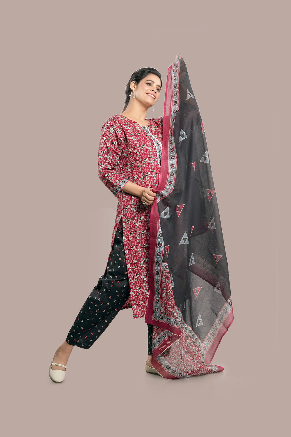 Lace Work Floral Printed Salwar Kameez & Dupatta
