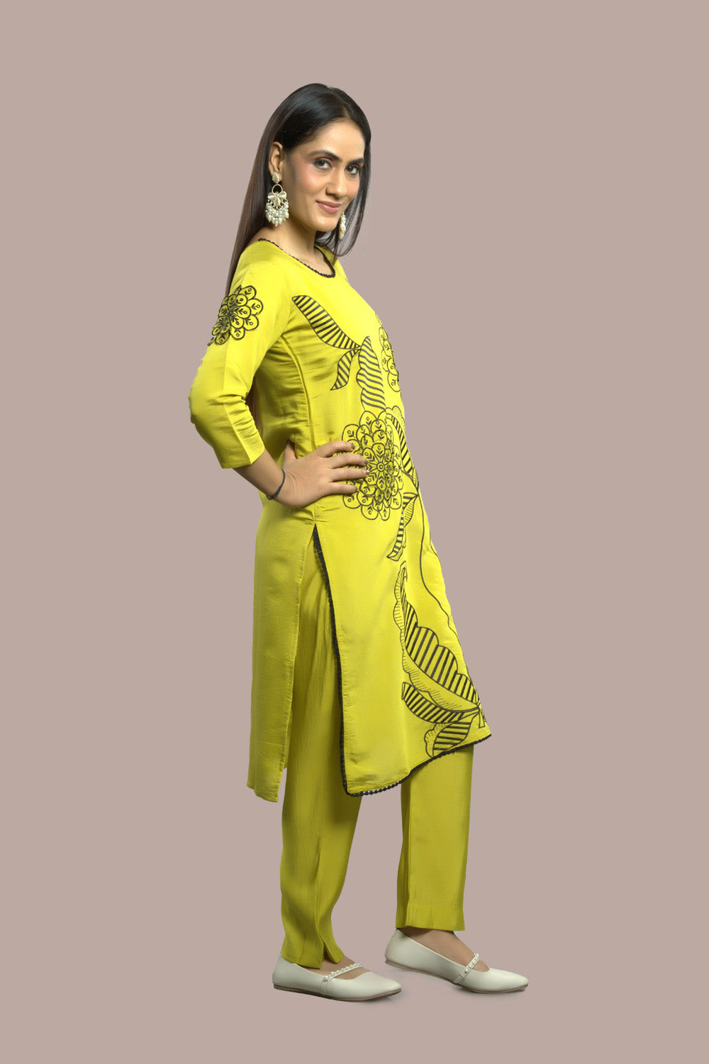 Cut Work Embroidered Kurti with Pant